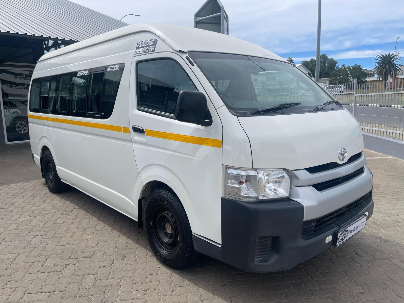 2022 Toyota HiAce photo 1