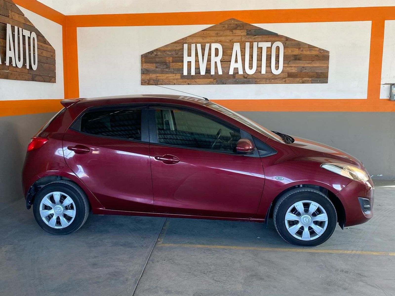 2013 Mazda Demio photo 2