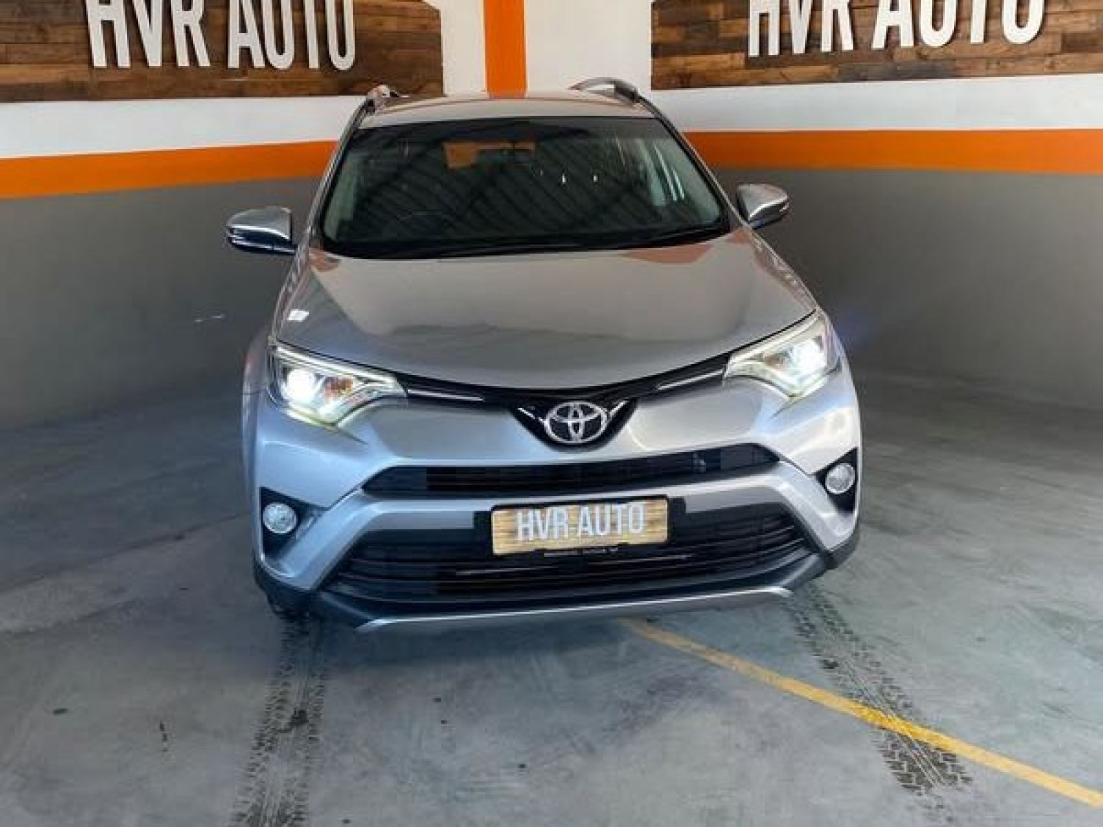 2017 Toyota Rav4 photo 1