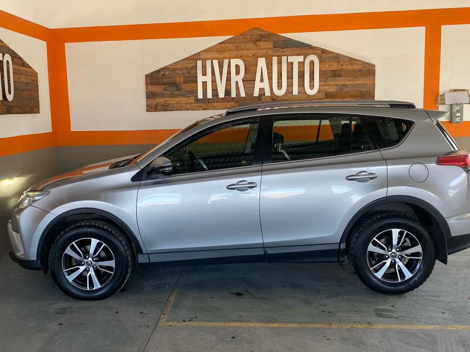 2017 Toyota Rav4 photo 3