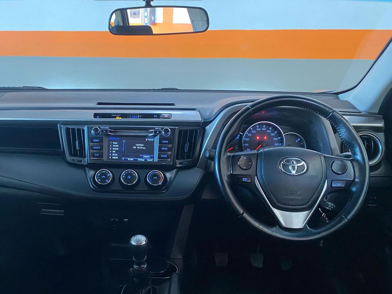 2017 Toyota Rav4 photo 5