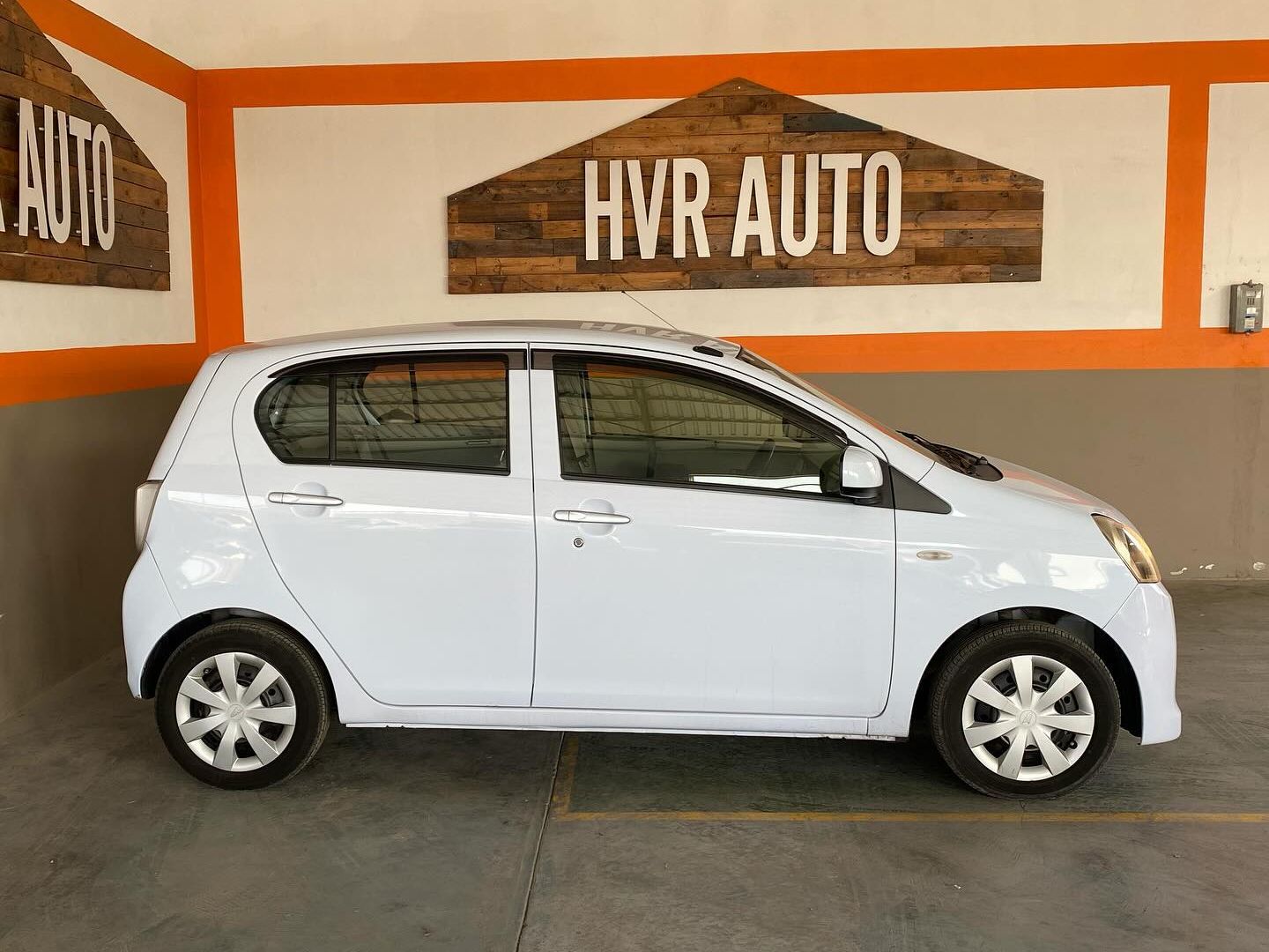 2013 Daihatsu Mira photo 2