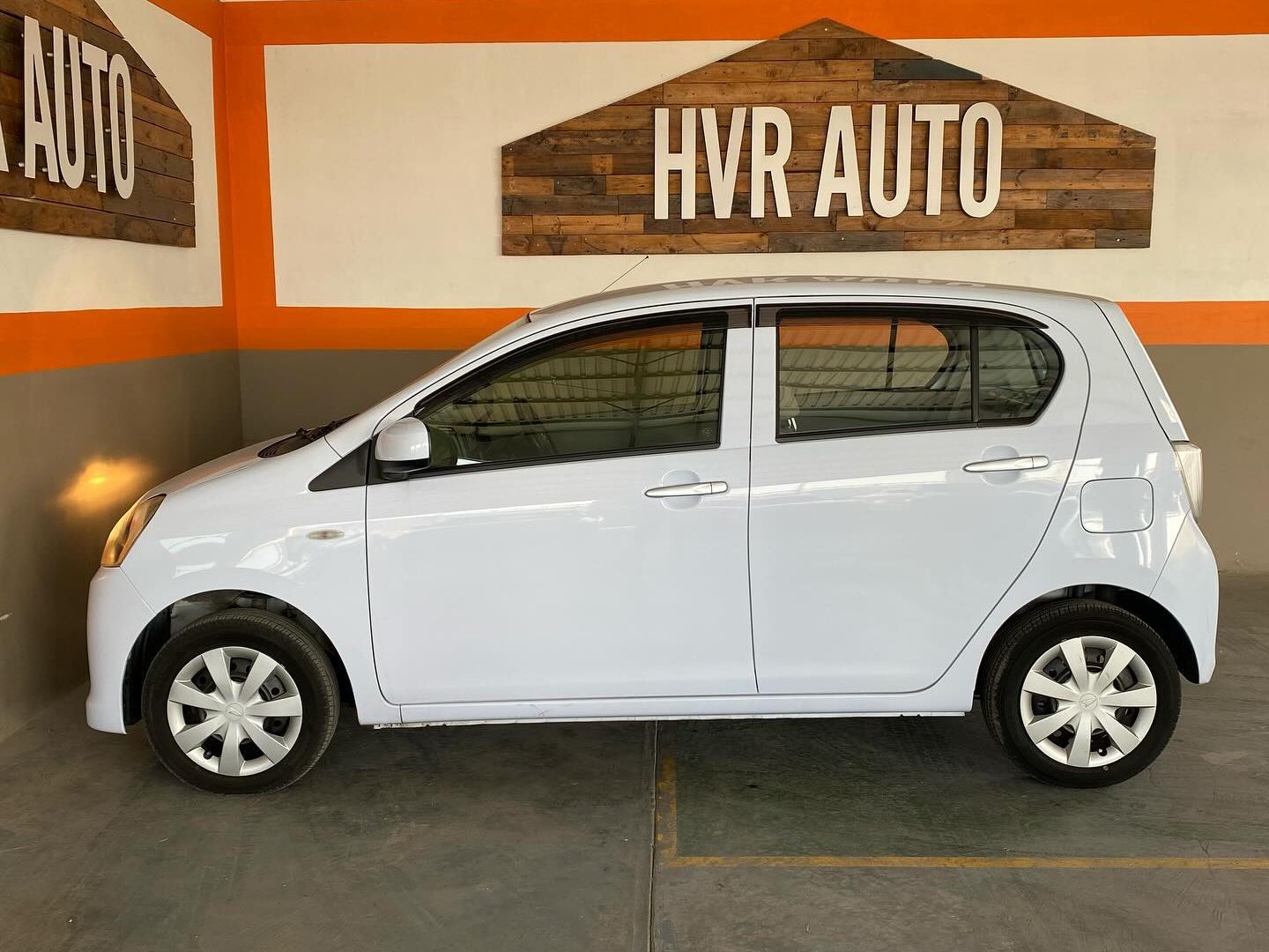 2013 Daihatsu Mira photo 3