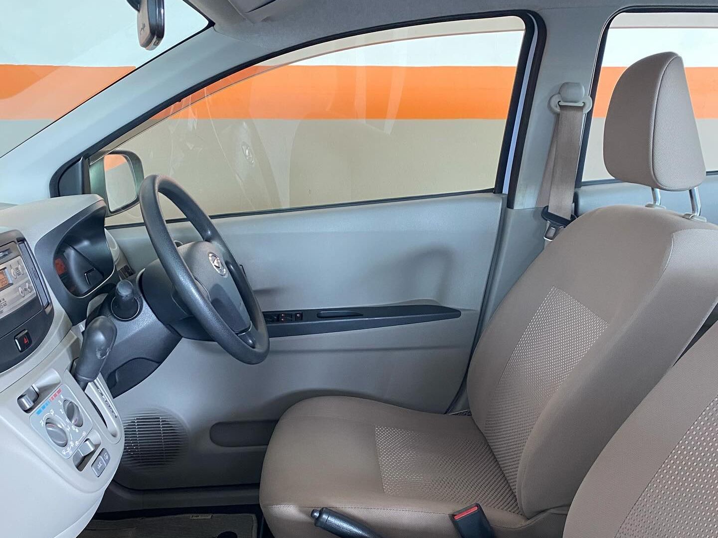 2013 Daihatsu Mira photo 4