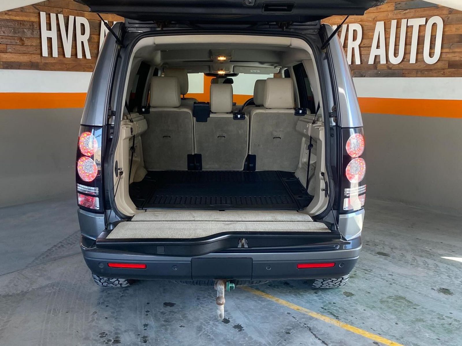 2015 Land Rover Discovery 4 photo 7