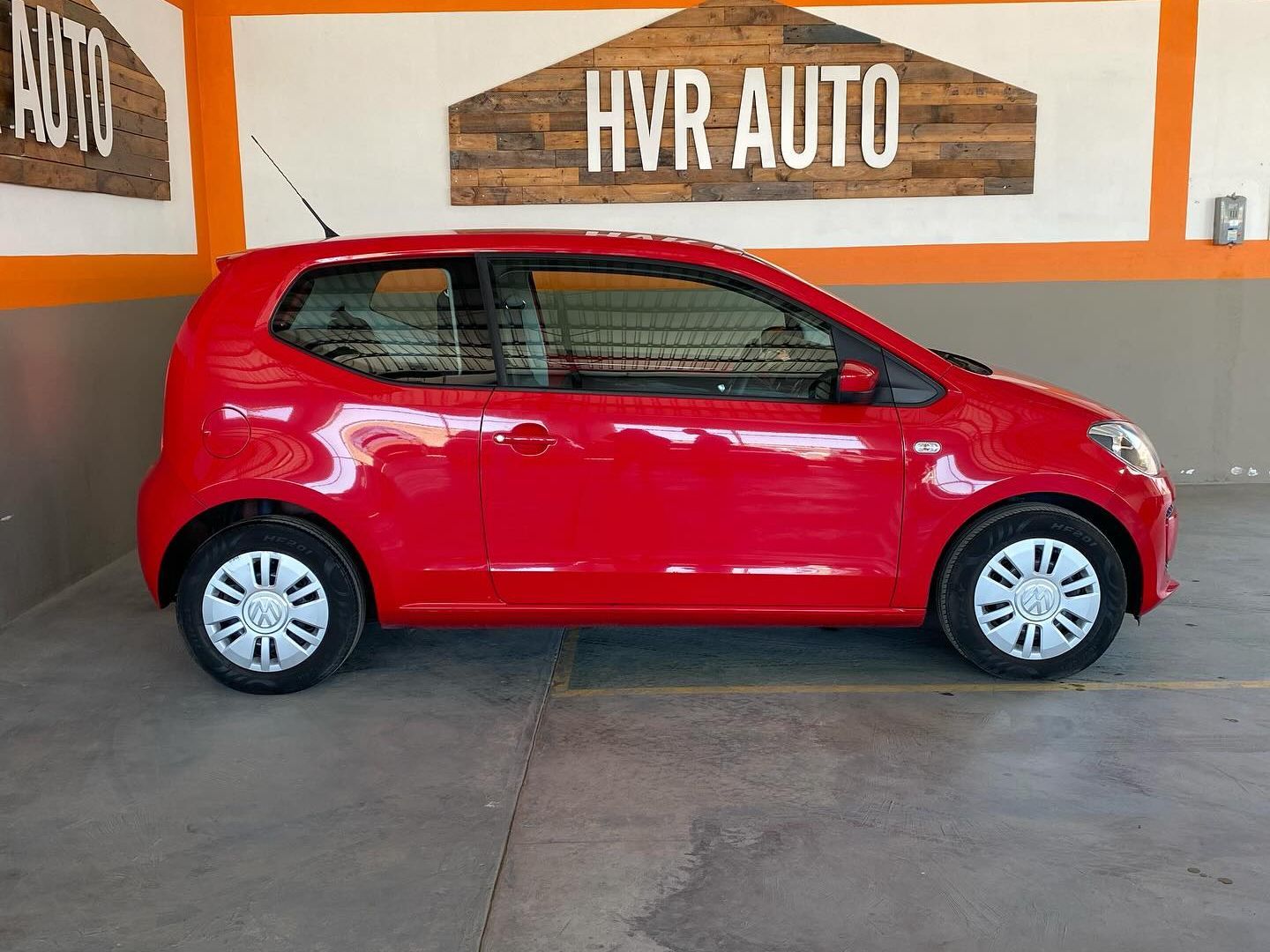 2013 Volkswagen Up photo 2