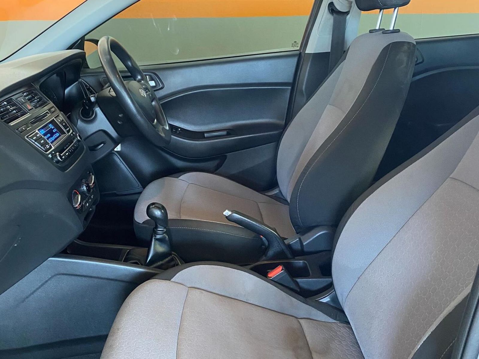 2015 Hyundai i20 photo 4