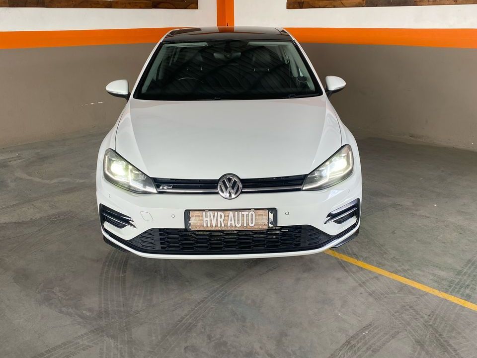 2018 Volkswagen Golf photo 1