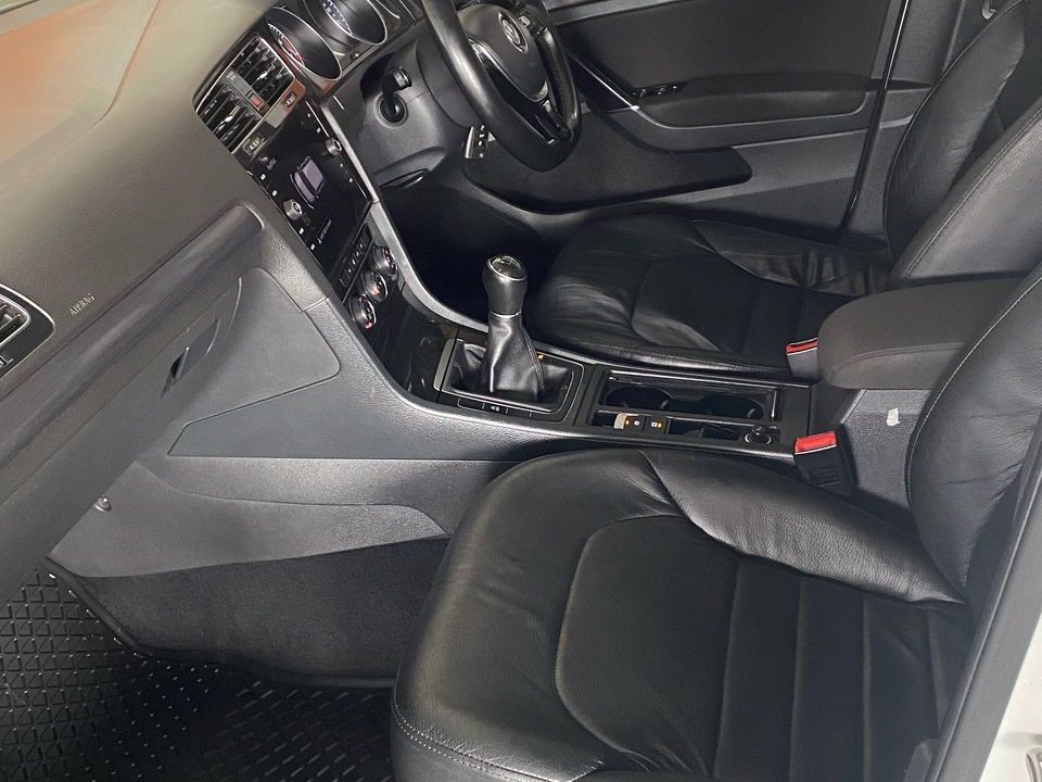 2018 Volkswagen Golf photo 4