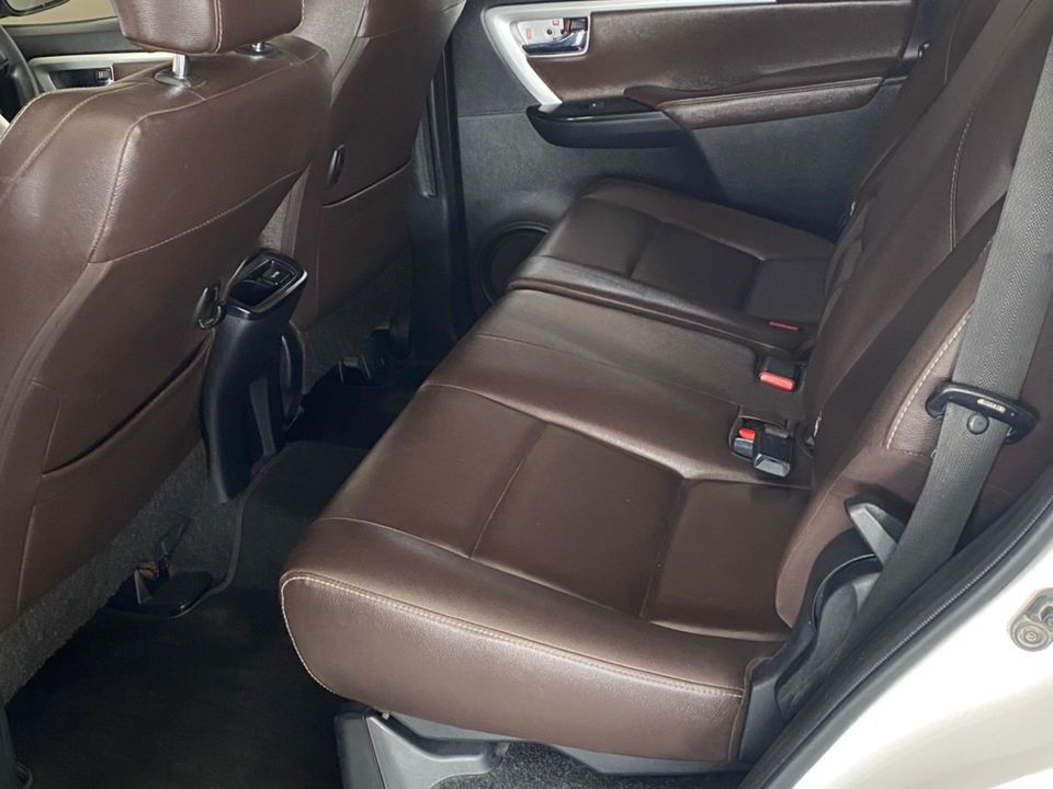2020 Toyota Fortuner photo 4
