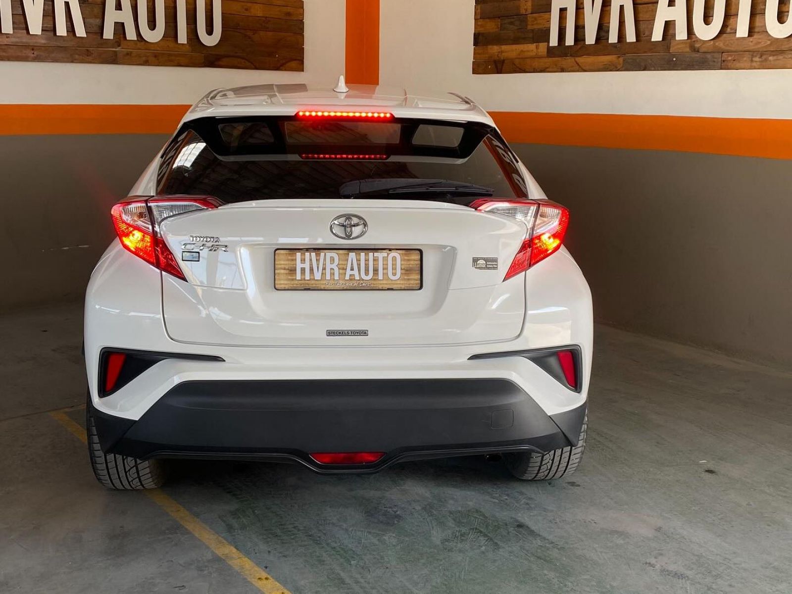 2017 Toyota C-HR photo 8