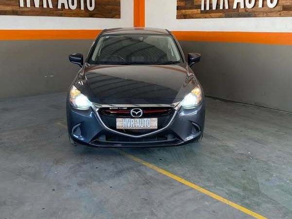 2014 Mazda Demio photo 1