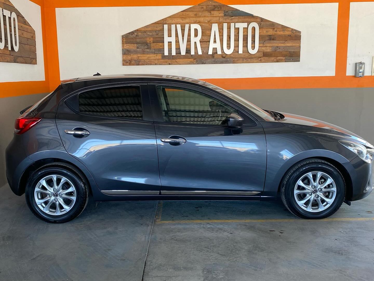 2014 Mazda Demio photo 2