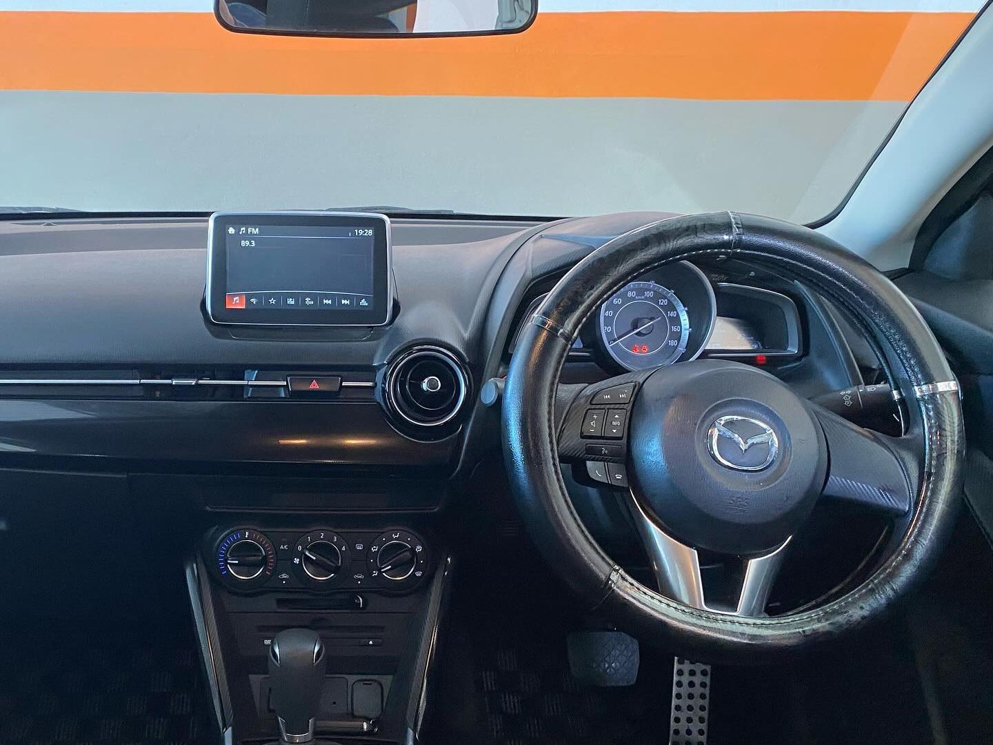 2014 Mazda Demio photo 5