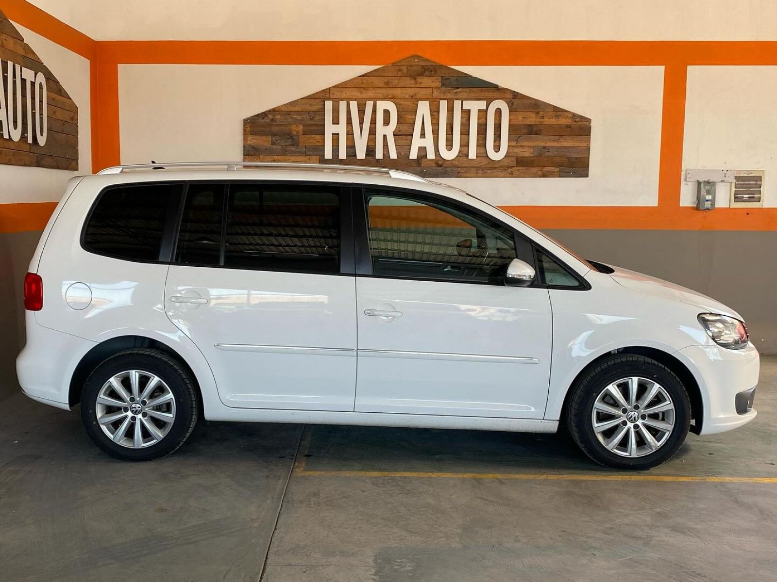 2012 Volkswagen Touran photo 2