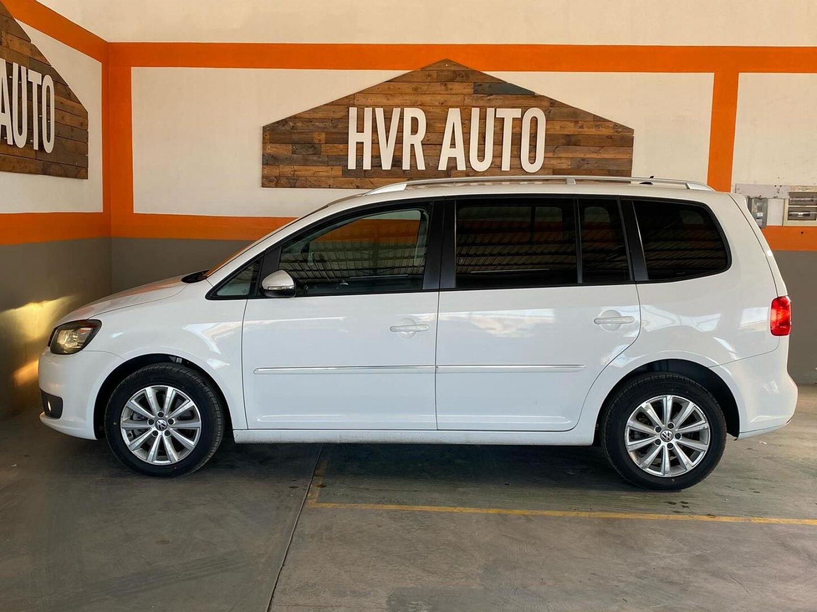 2012 Volkswagen Touran photo 3