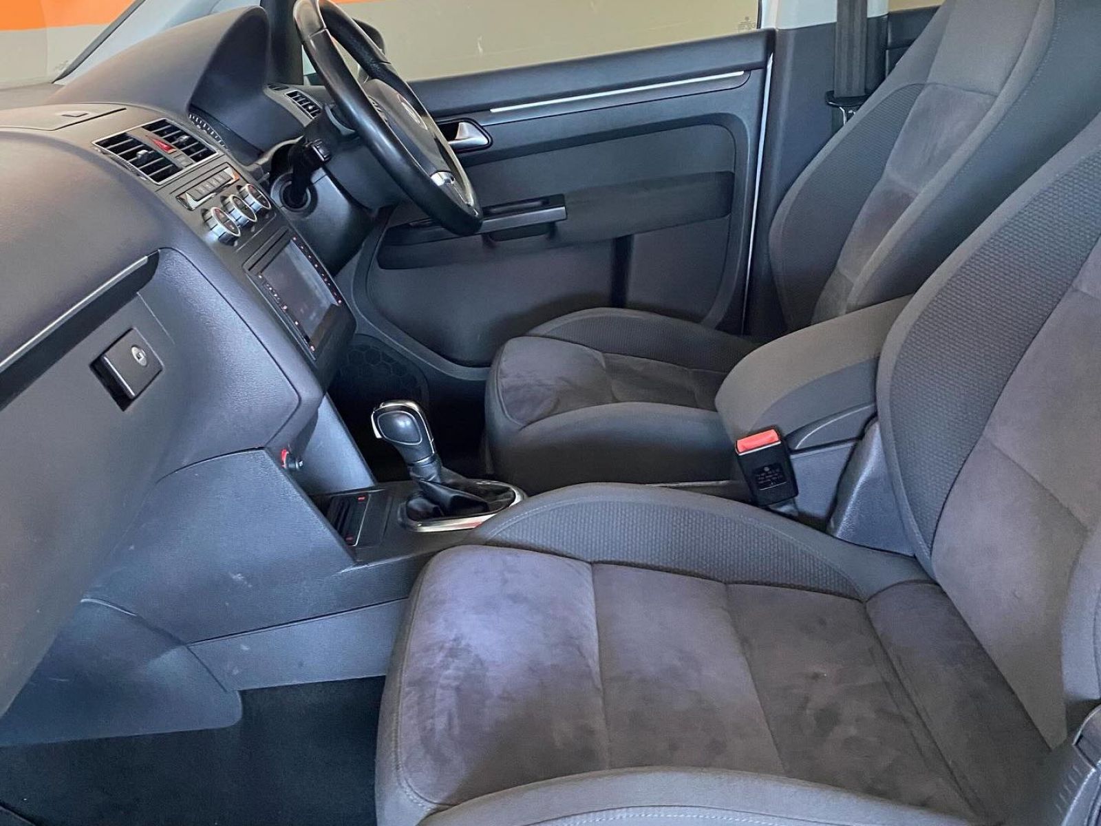 2012 Volkswagen Touran photo 4