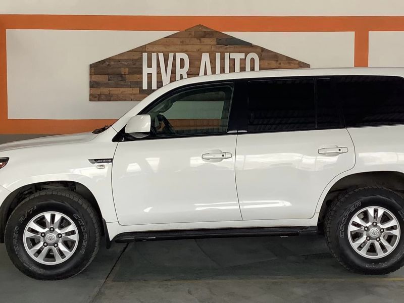 2009 Toyota Land Cruiser photo 3