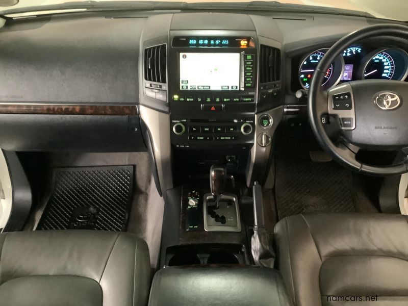 2009 Toyota Land Cruiser photo 5