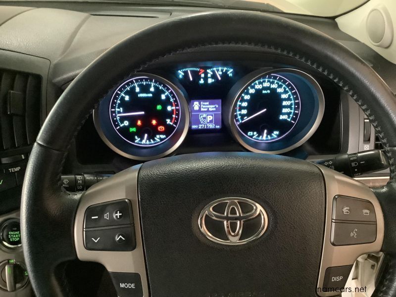 2009 Toyota Land Cruiser photo 6