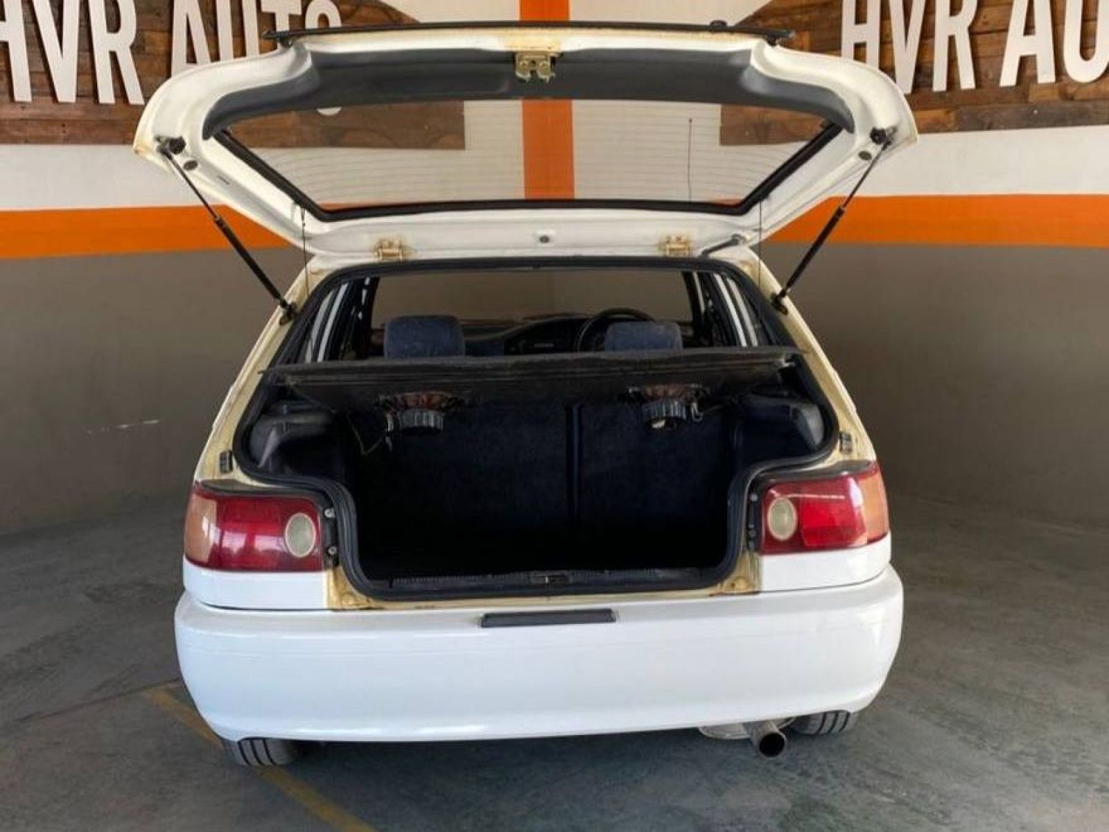 2001 Toyota Conquest photo 7