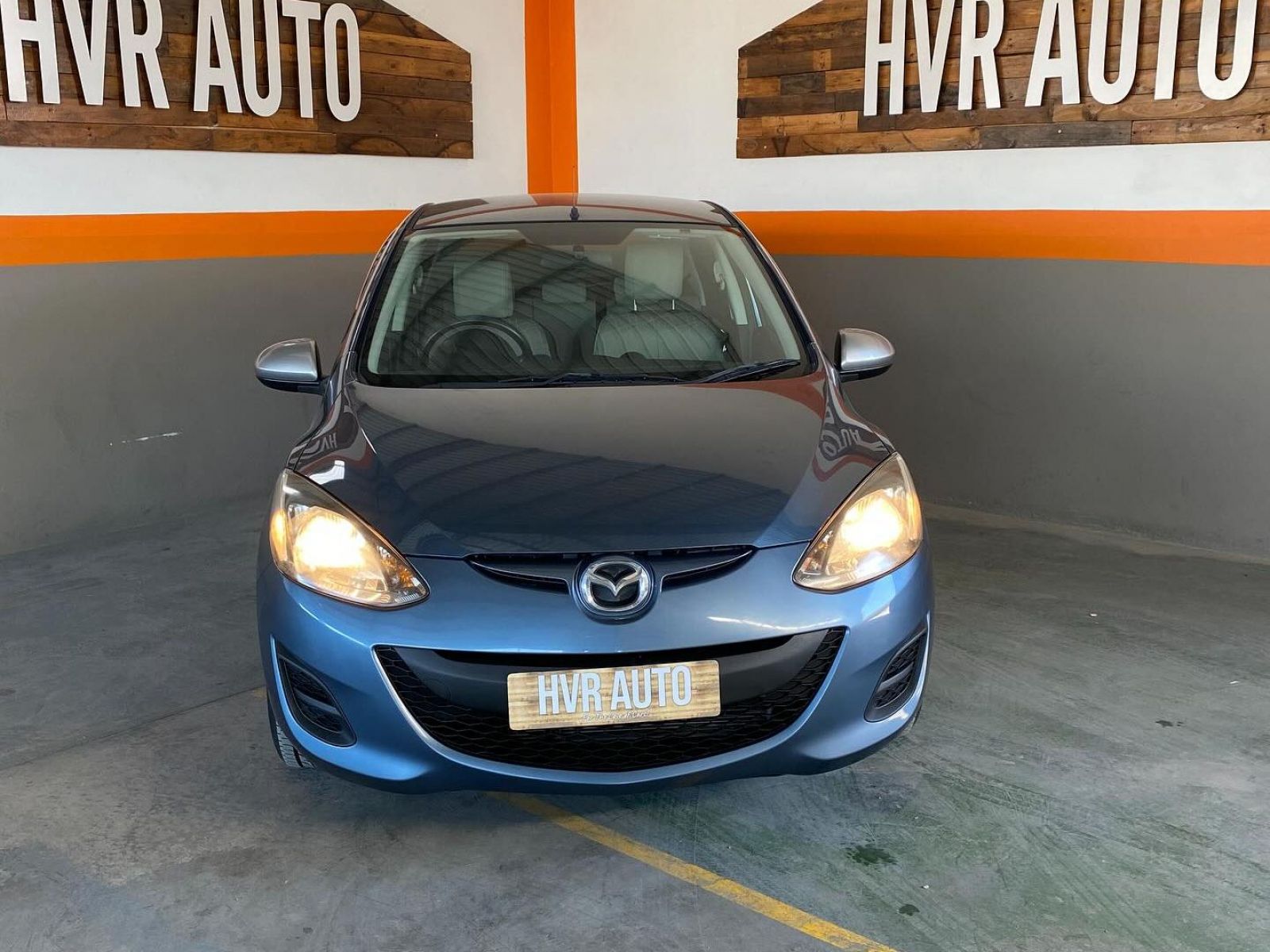 2014 Mazda Demio photo 1