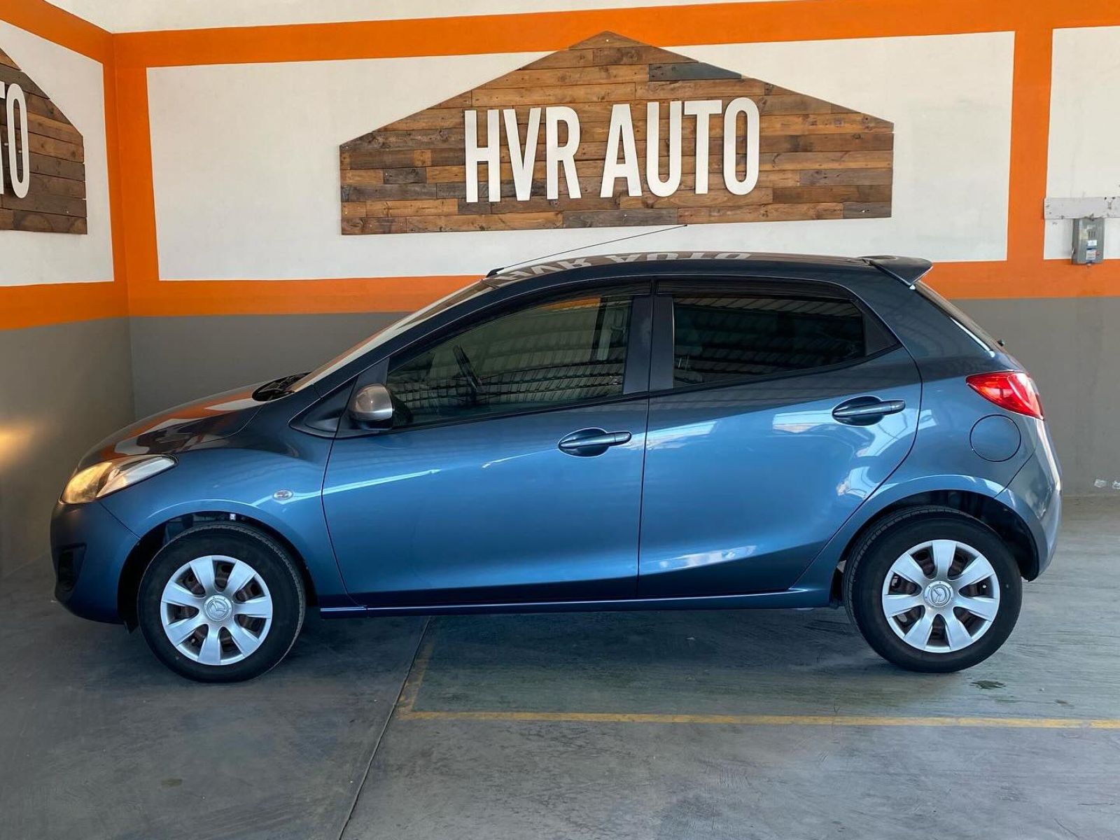 2014 Mazda Demio photo 3