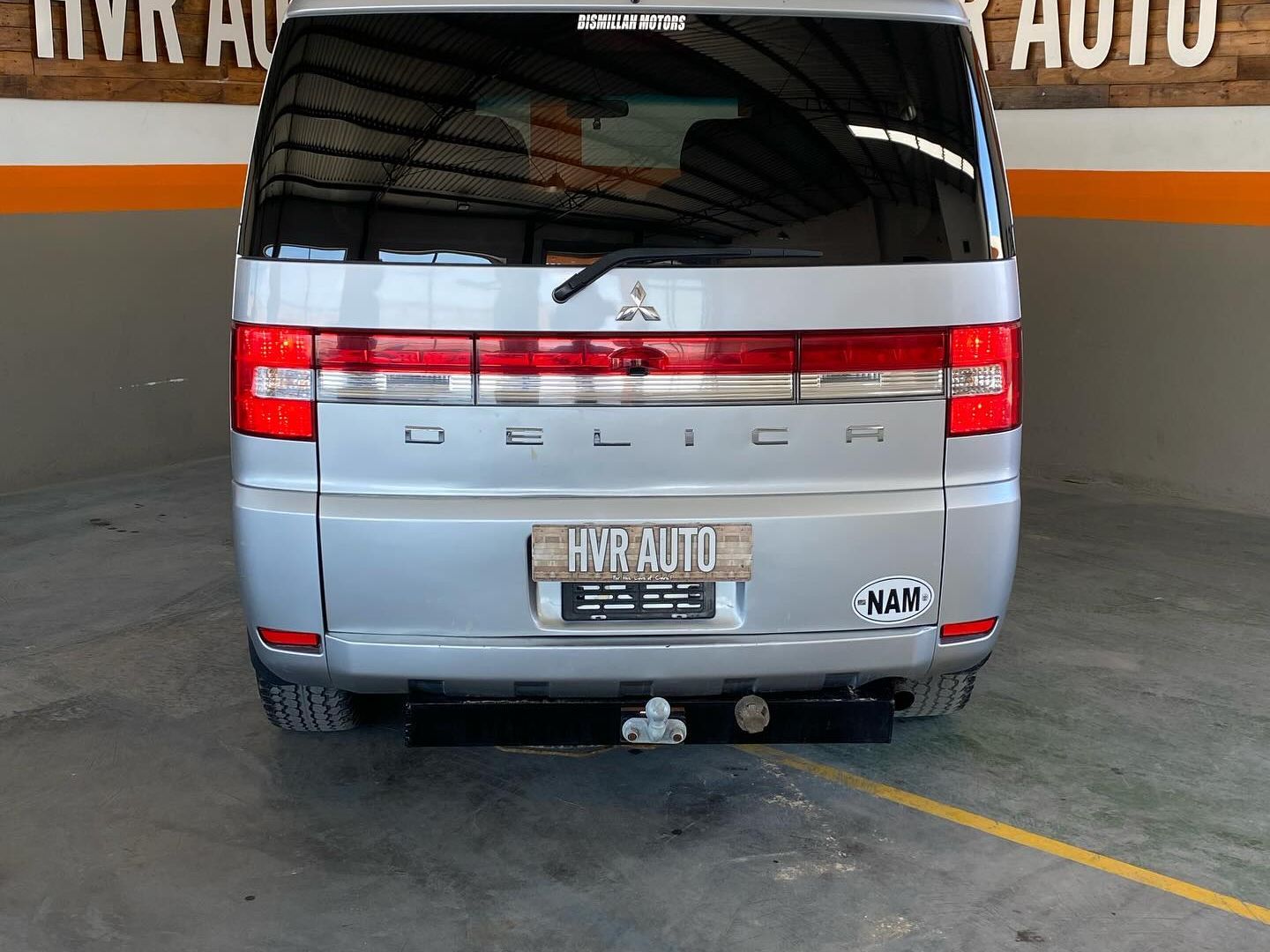 2011 Mitsubishi Delica photo 8