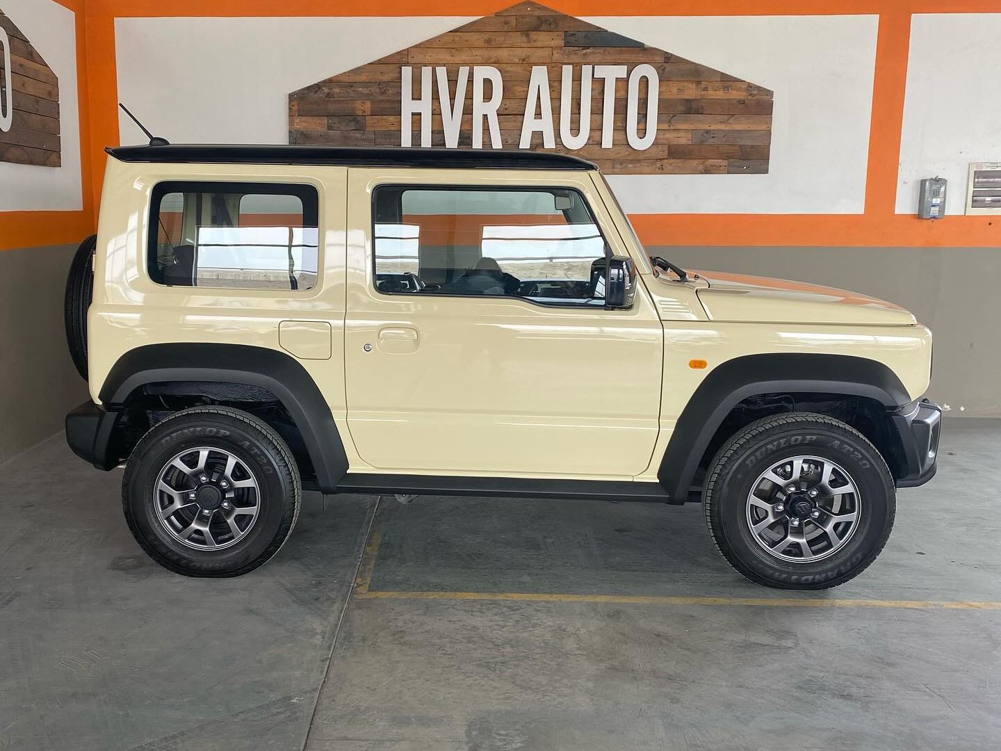 2024 Suzuki Jimny photo 2