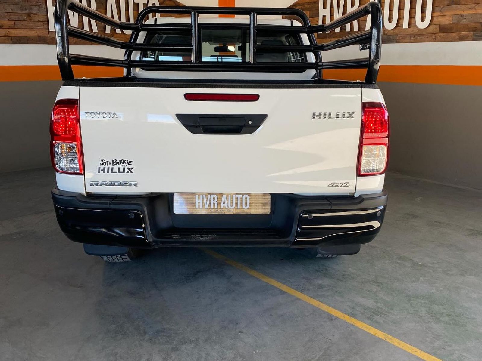 2024 Toyota Hilux photo 8