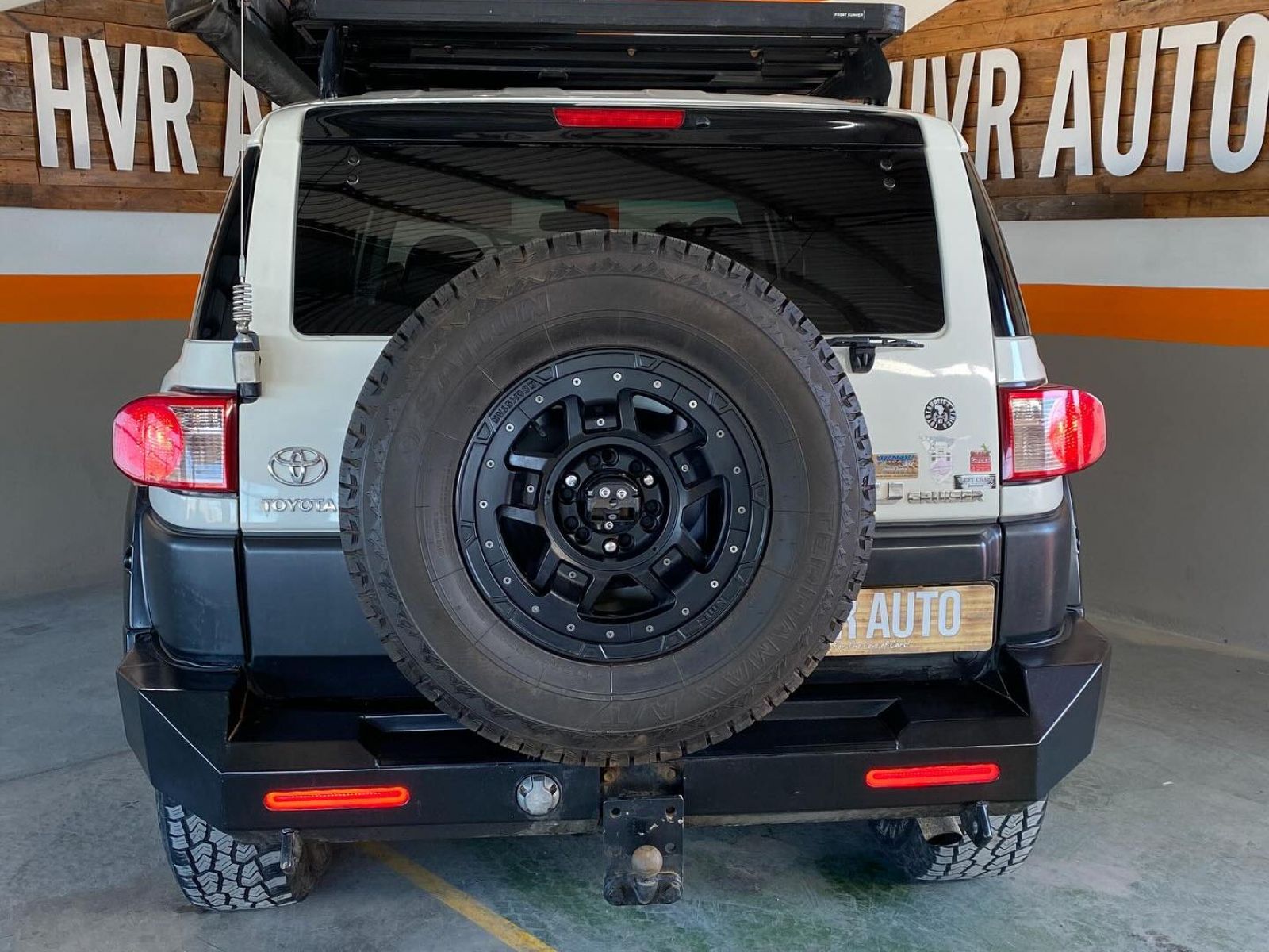 2012 Toyota Land Cruiser photo 6