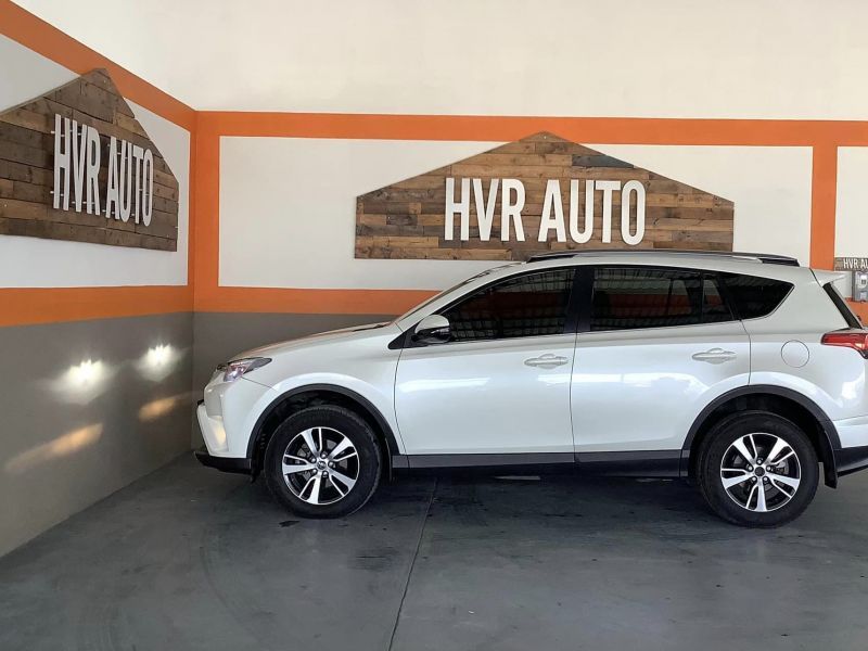 2017 Toyota Rav4 photo 3