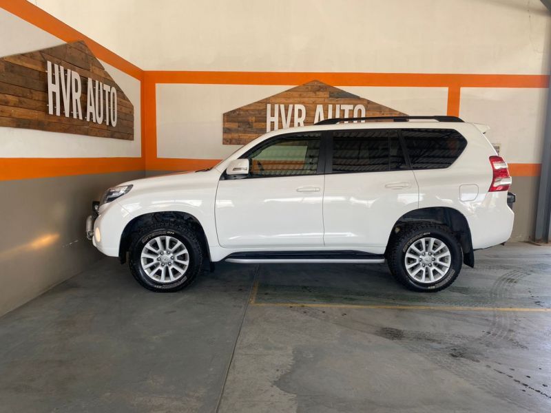 2014 Toyota Prado photo 3