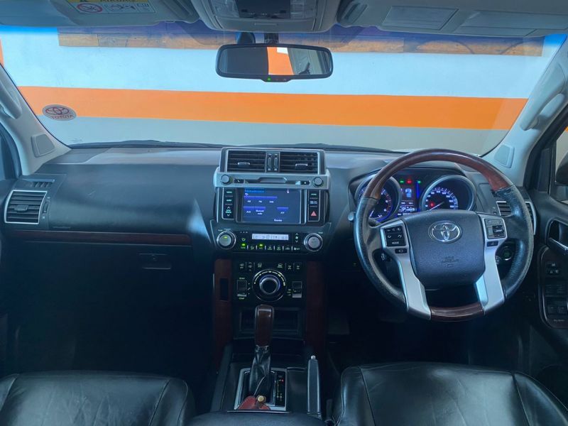 2014 Toyota Prado photo 5