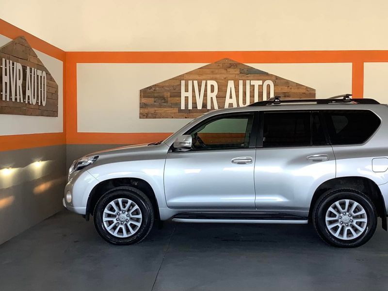 2014 Toyota Prado photo 3
