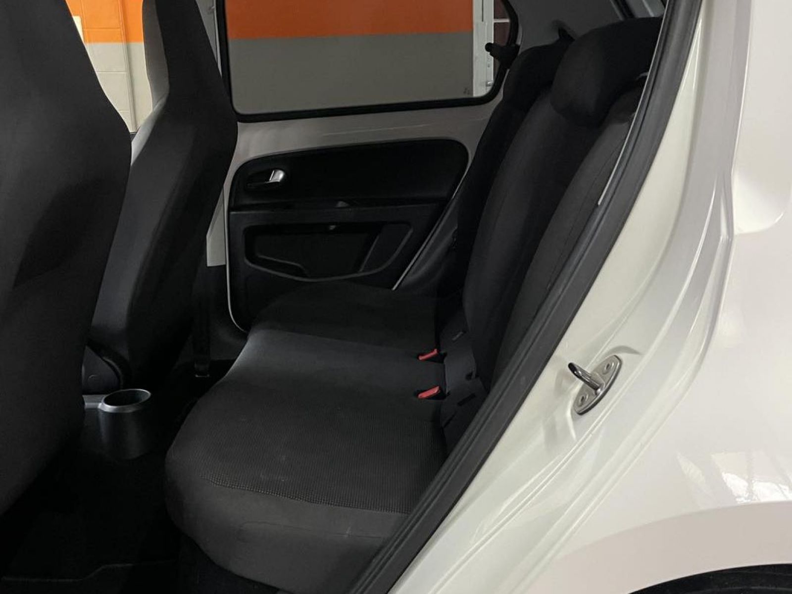 2013 Volkswagen Up photo 5