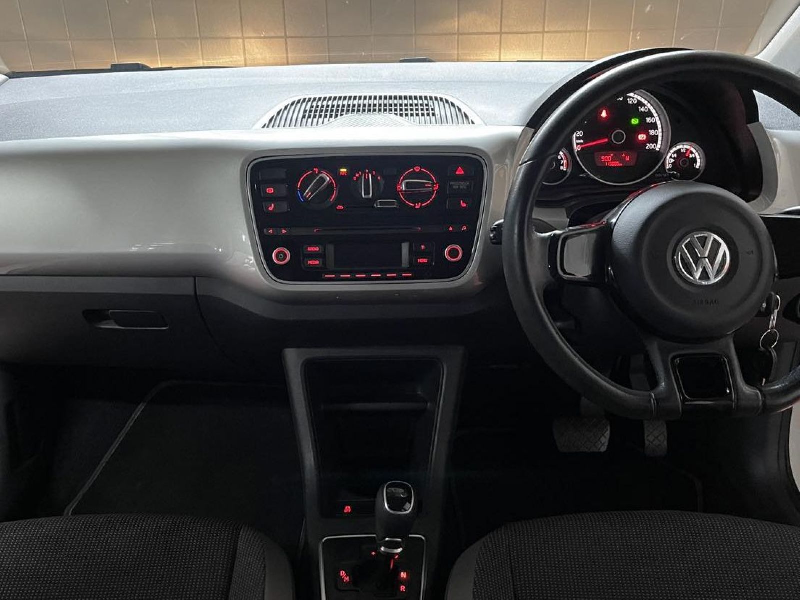 2013 Volkswagen Up photo 7