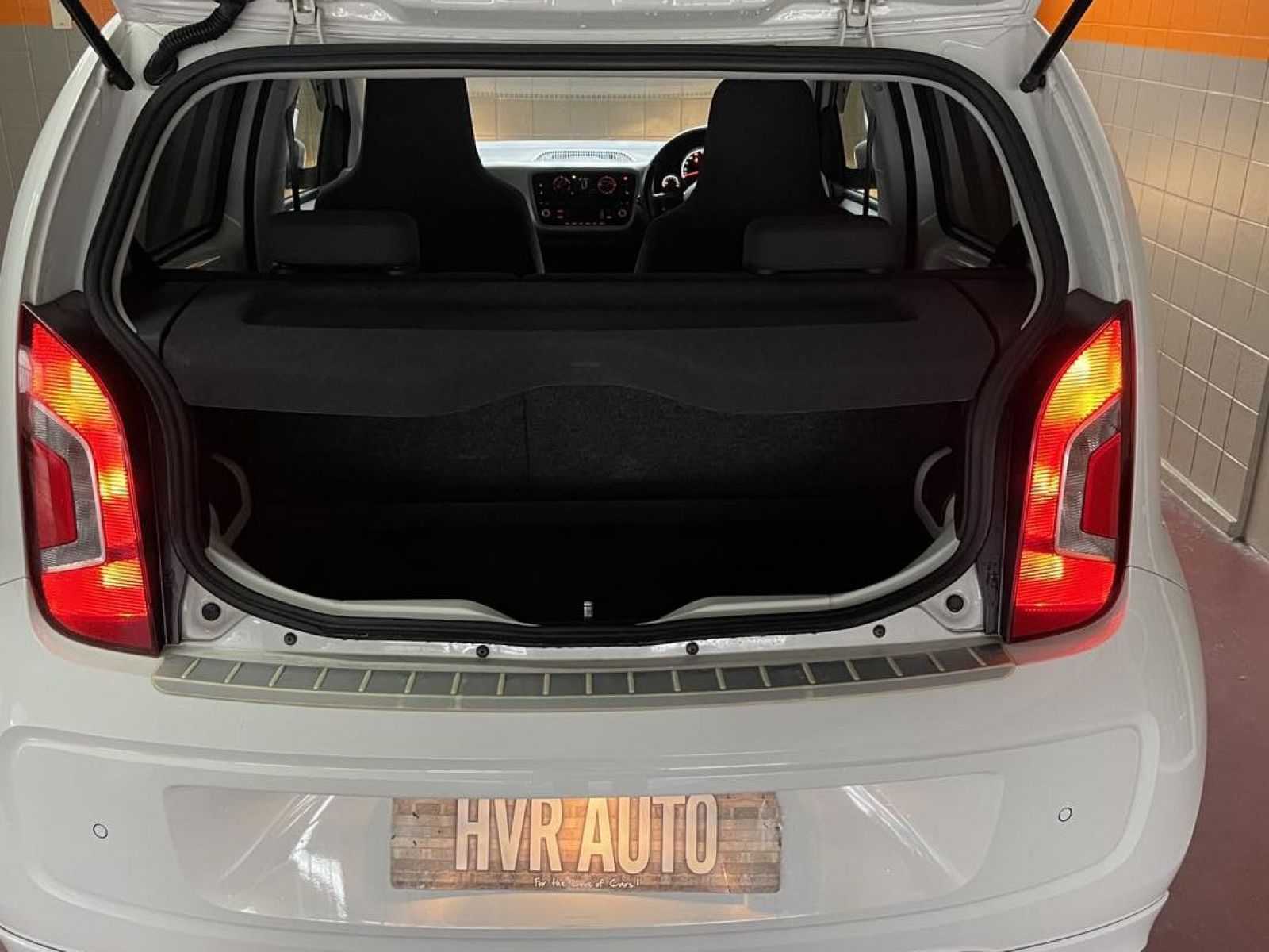 2013 Volkswagen Up photo 8