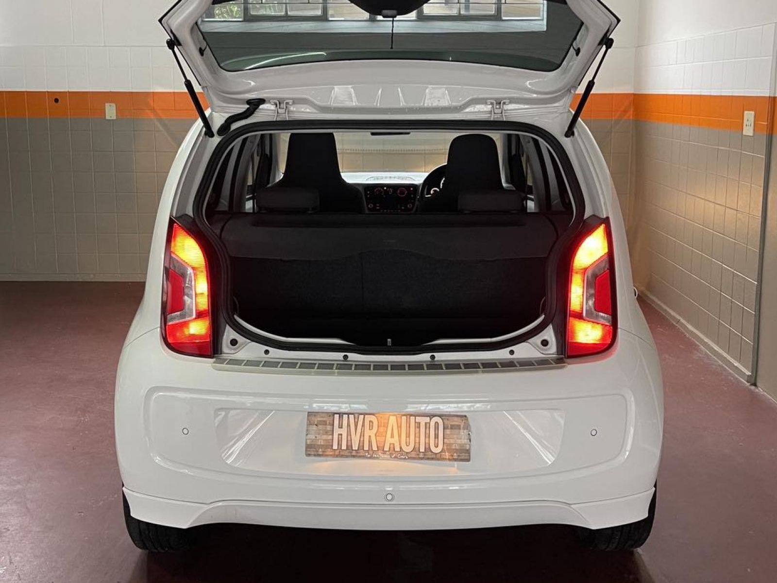 2013 Volkswagen Up photo 9