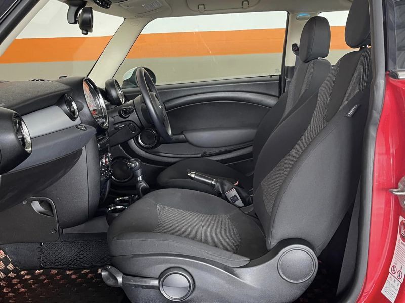 2012 Mini Cooper photo 4