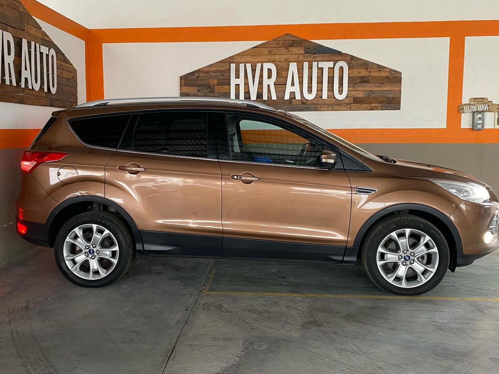 2015 Ford Kuga photo 2