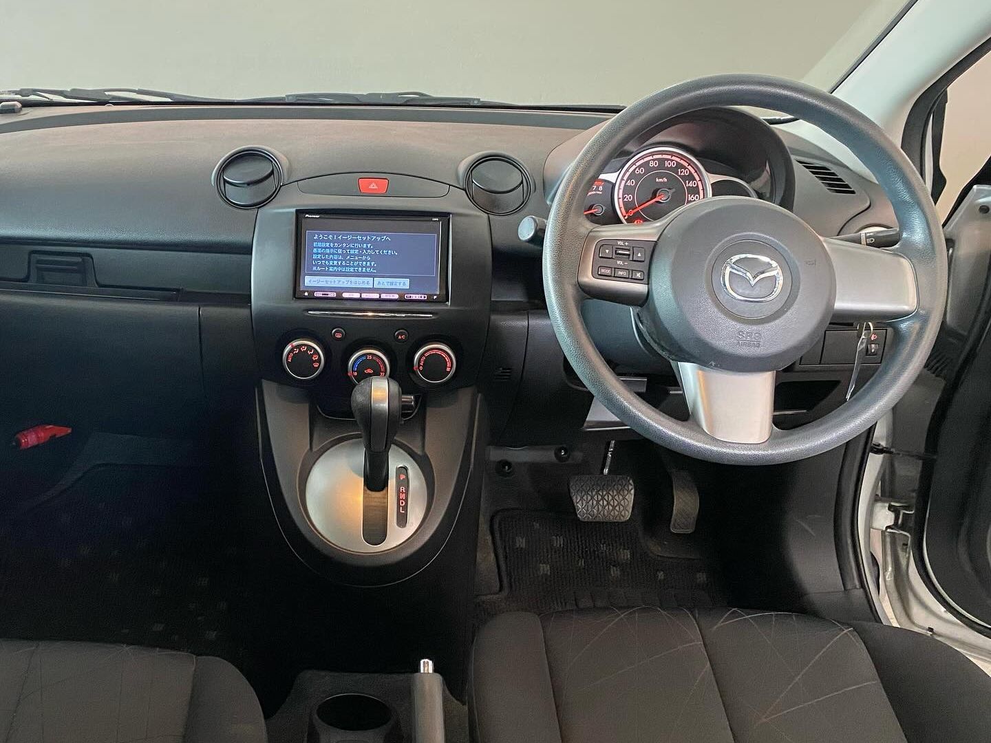 2012 Mazda Demio photo 6