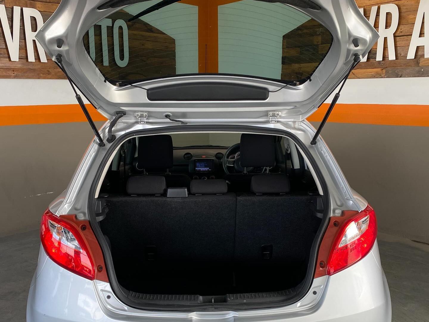2012 Mazda Demio photo 8