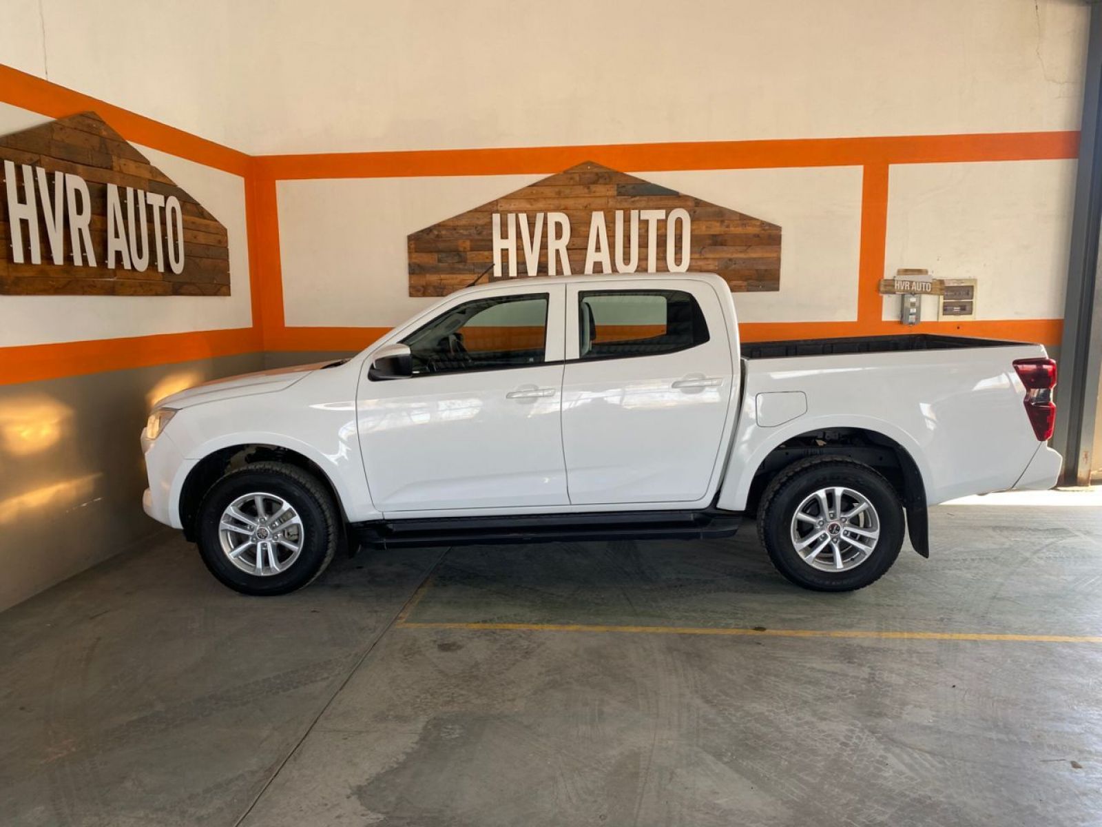 2022 Isuzu D-MAX photo 3