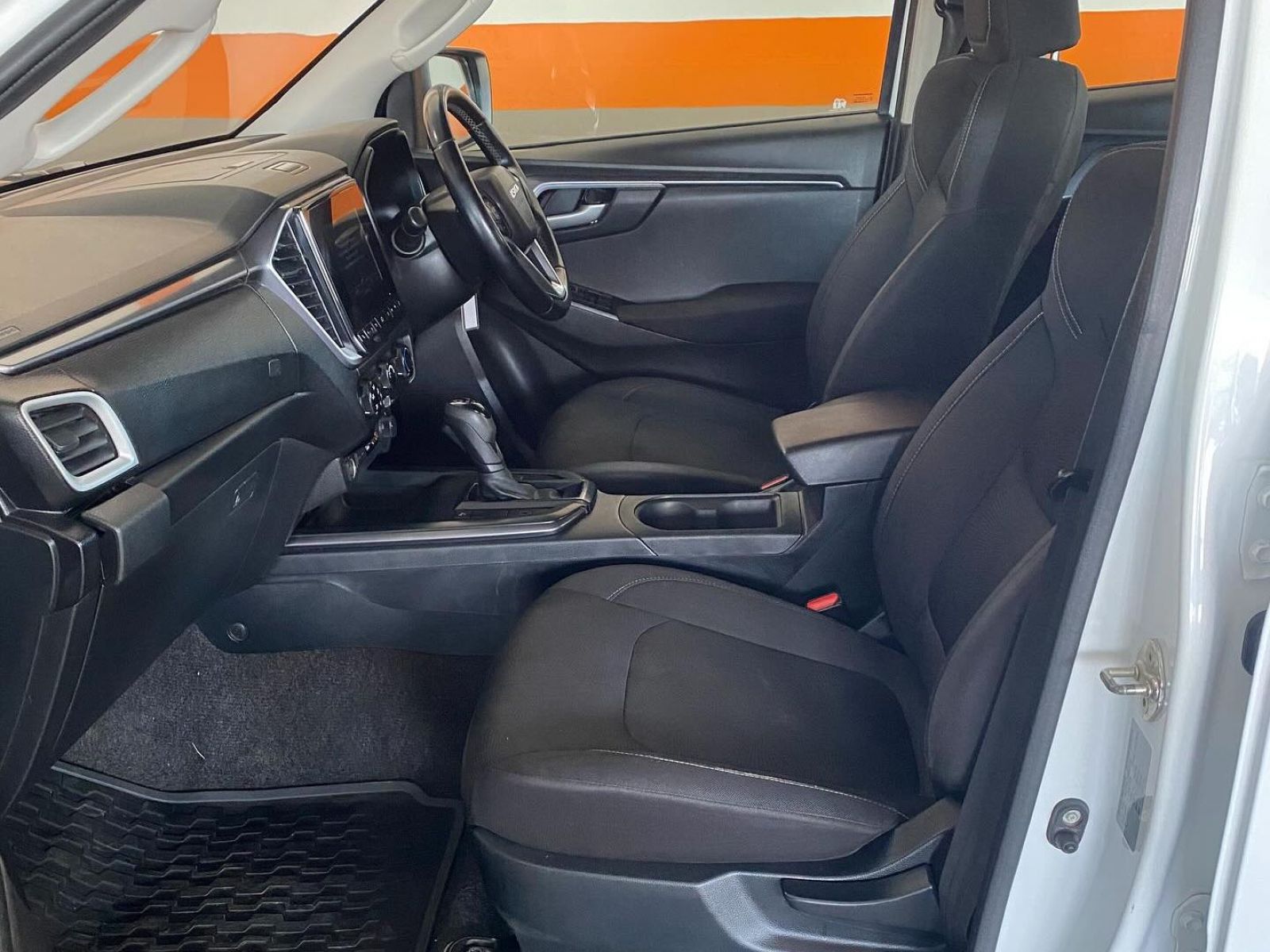 2022 Isuzu D-MAX photo 4