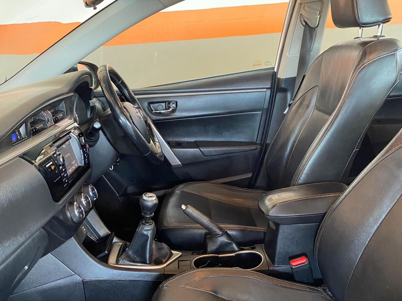 2017 Toyota Corolla photo 4