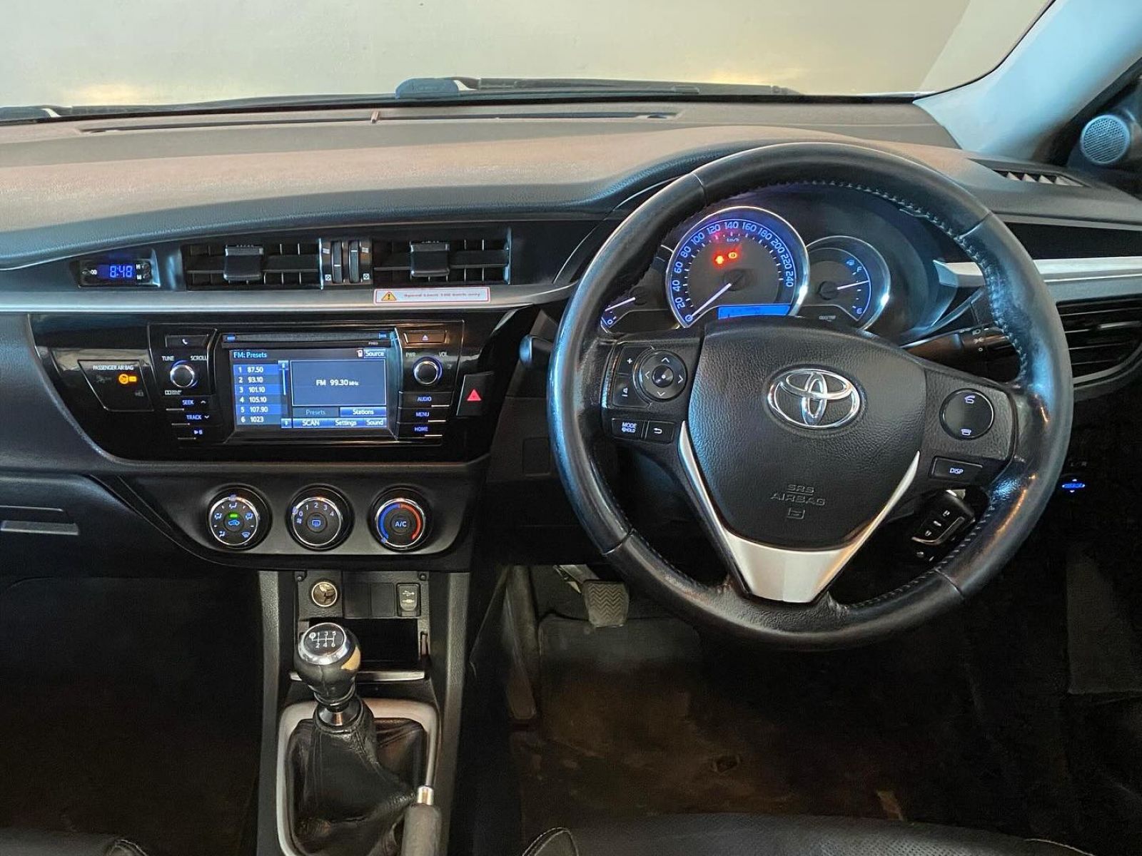 2017 Toyota Corolla photo 5