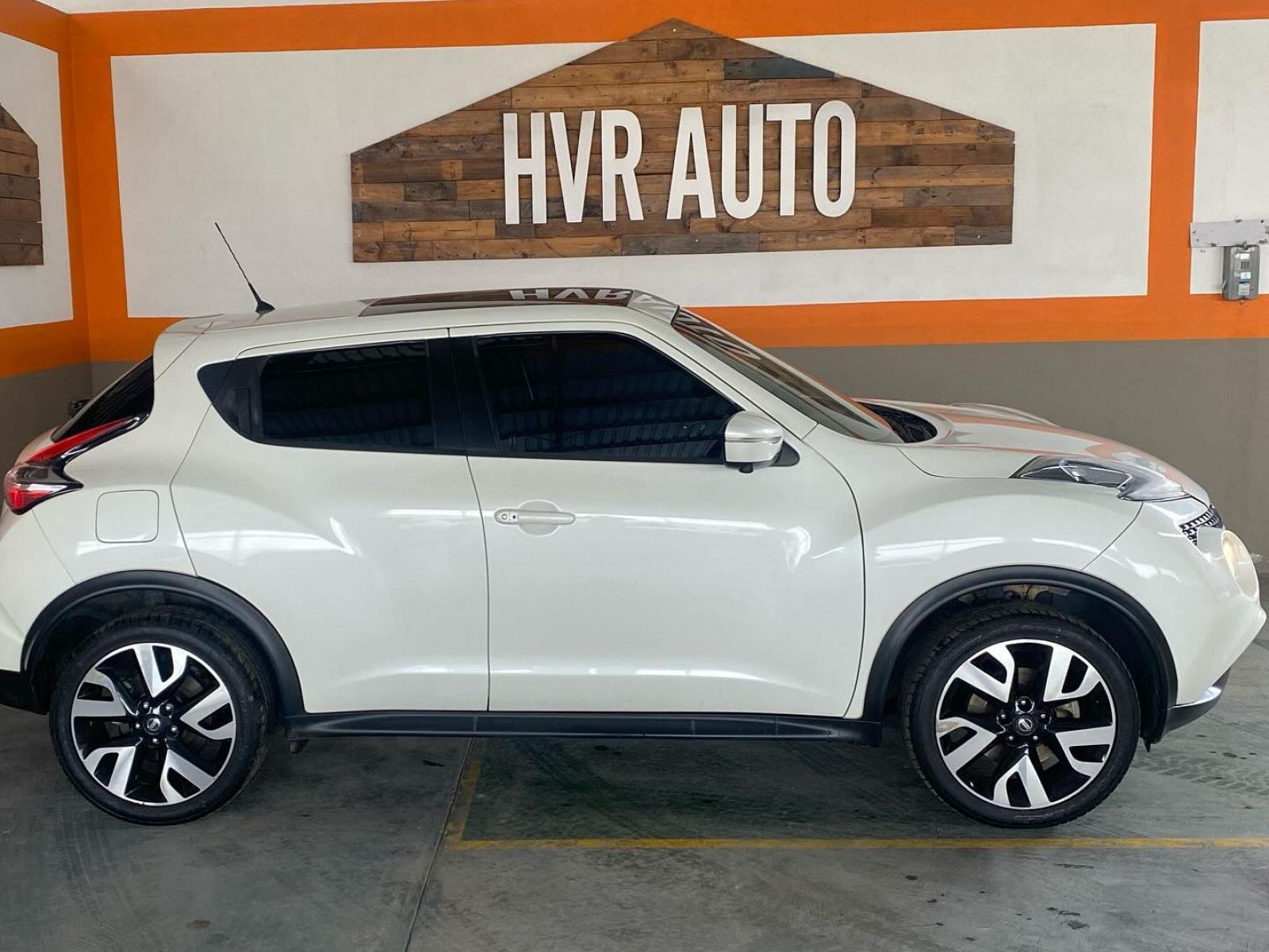 2016 Nissan Juke photo 2