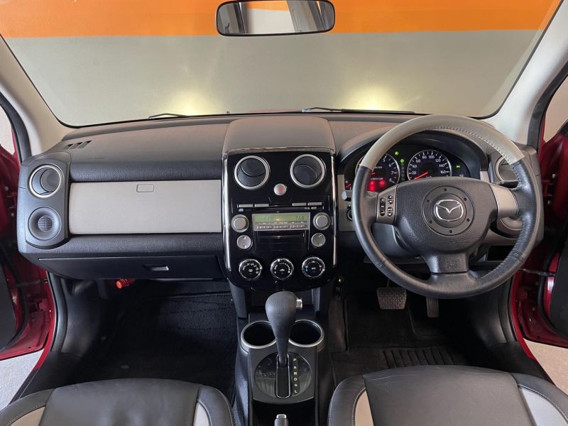2011 Mazda Verisa photo 7