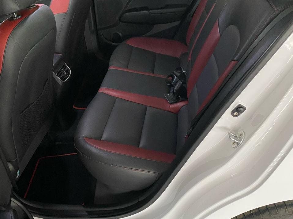 2019 Hyundai Elantra photo 5